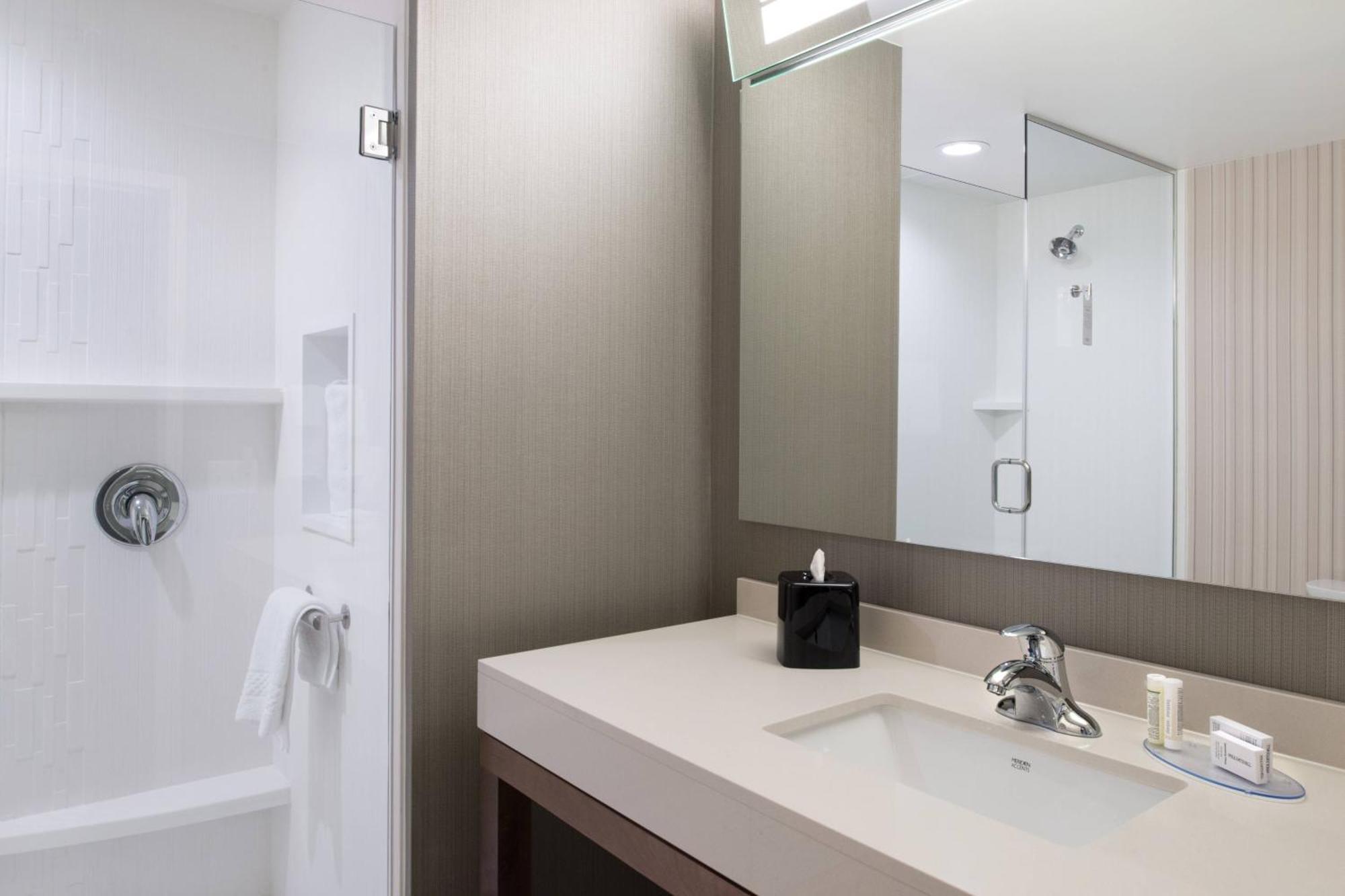 Courtyard By Marriott Detroit Farmington Hotel Farmington Hills Exterior photo