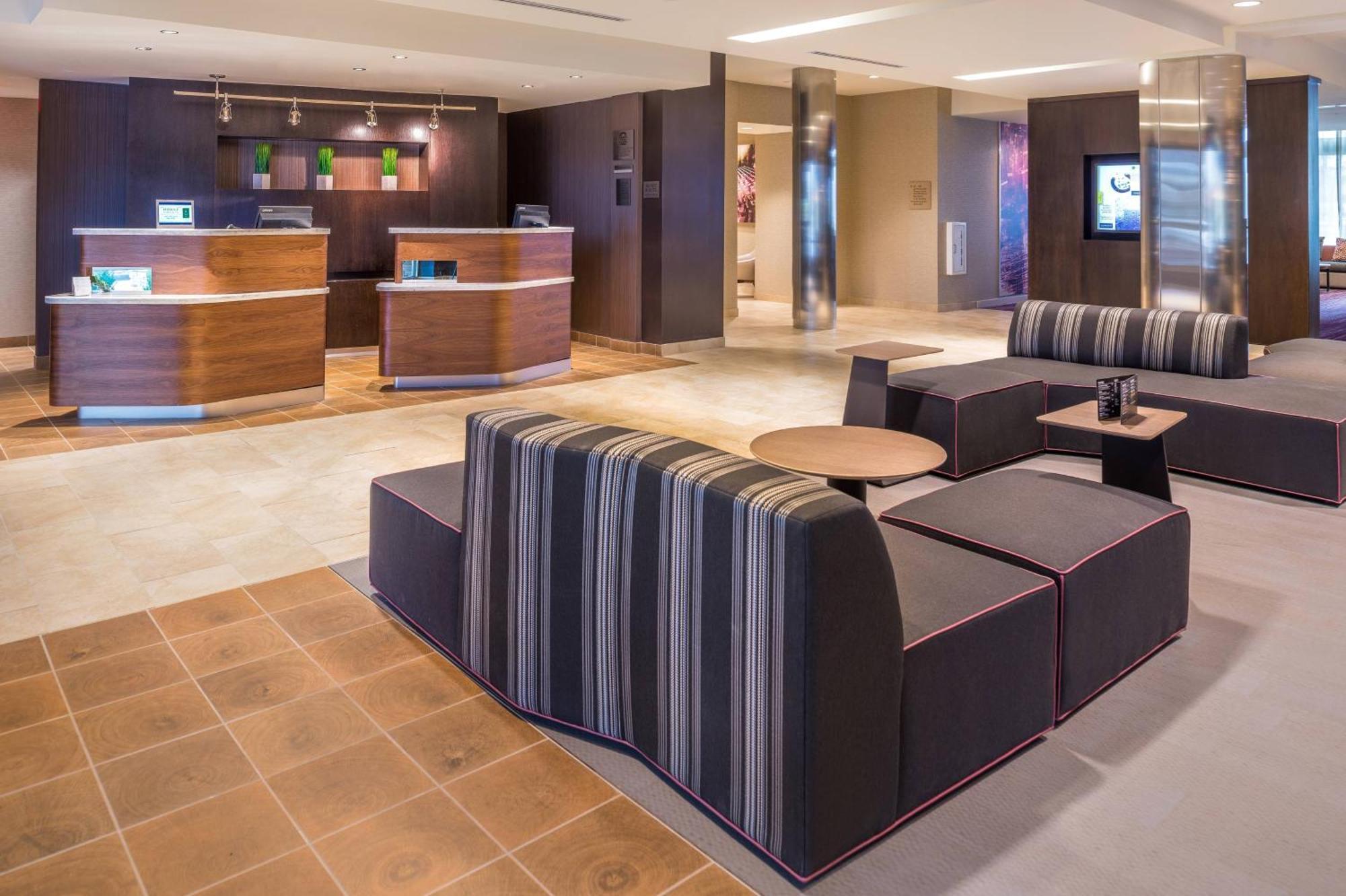 Courtyard By Marriott Detroit Farmington Hotel Farmington Hills Exterior photo